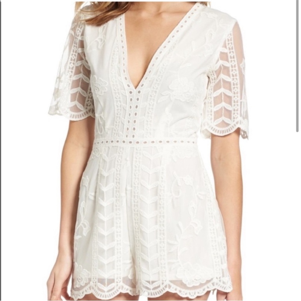 Honey Punch Whute Short Lace Romper